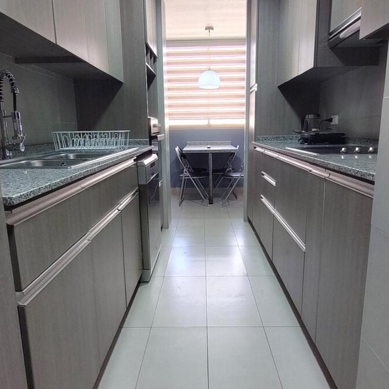Oceana Suites Sunset Valley - Three-Bedroom Apartment with Sea View - 12