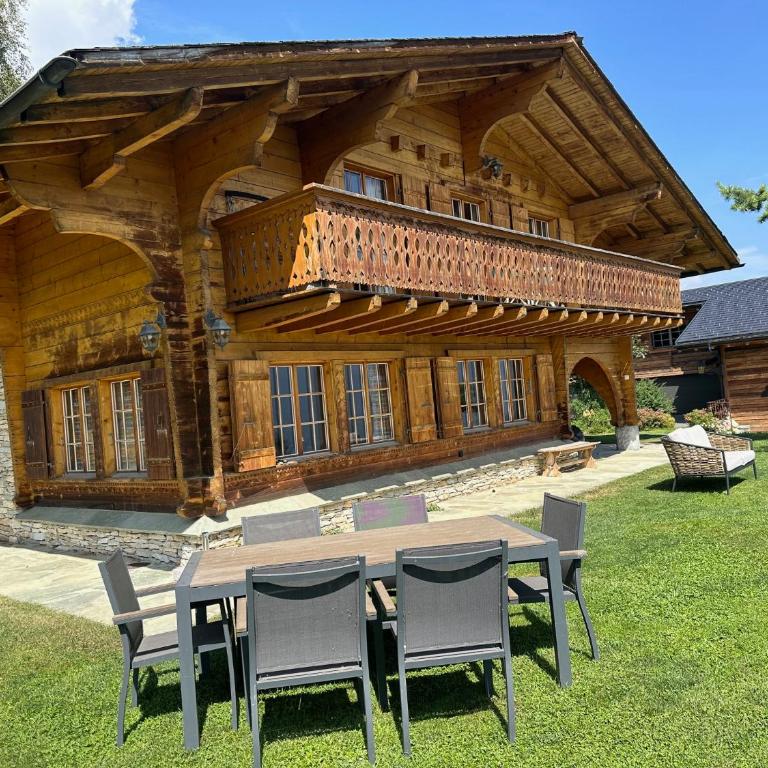 Chalet familial traditionnel - Chalet - 1