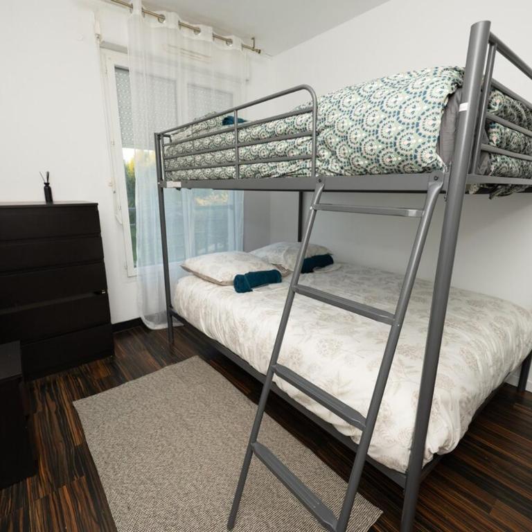 Spacious 2 bedrooms,4-8 people ,12mn Disney ,Free Private Parking , balcony - Appartement 2 Chambres - 5