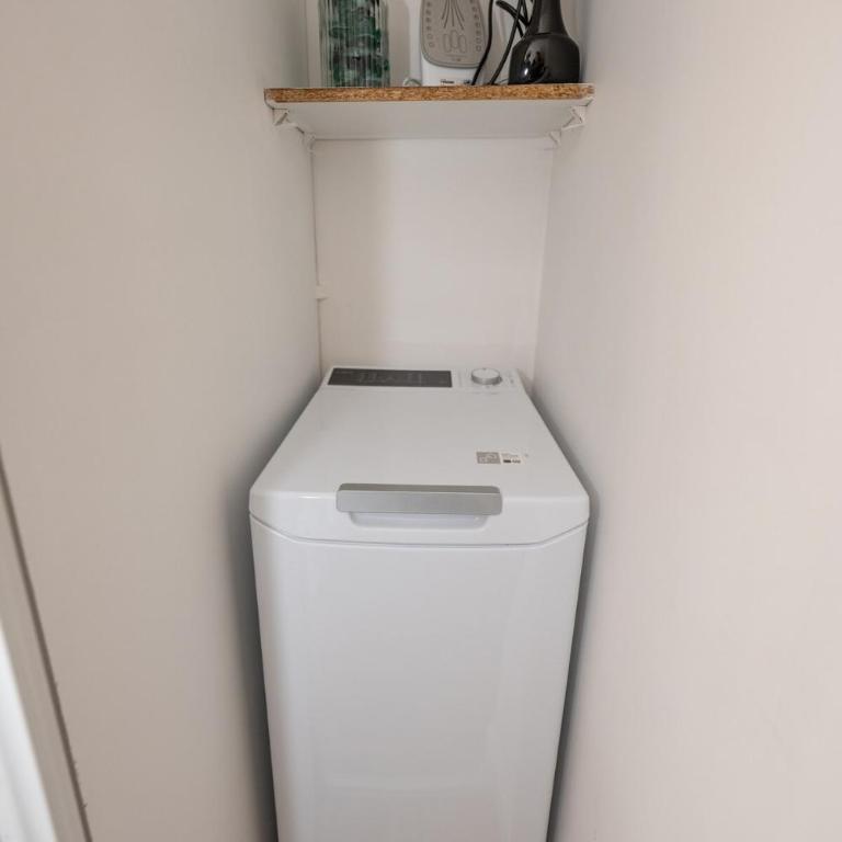 Spacious 2 bedrooms,4-8 people ,12mn Disney ,Free Private Parking , balcony - Appartement 2 Chambres - 12