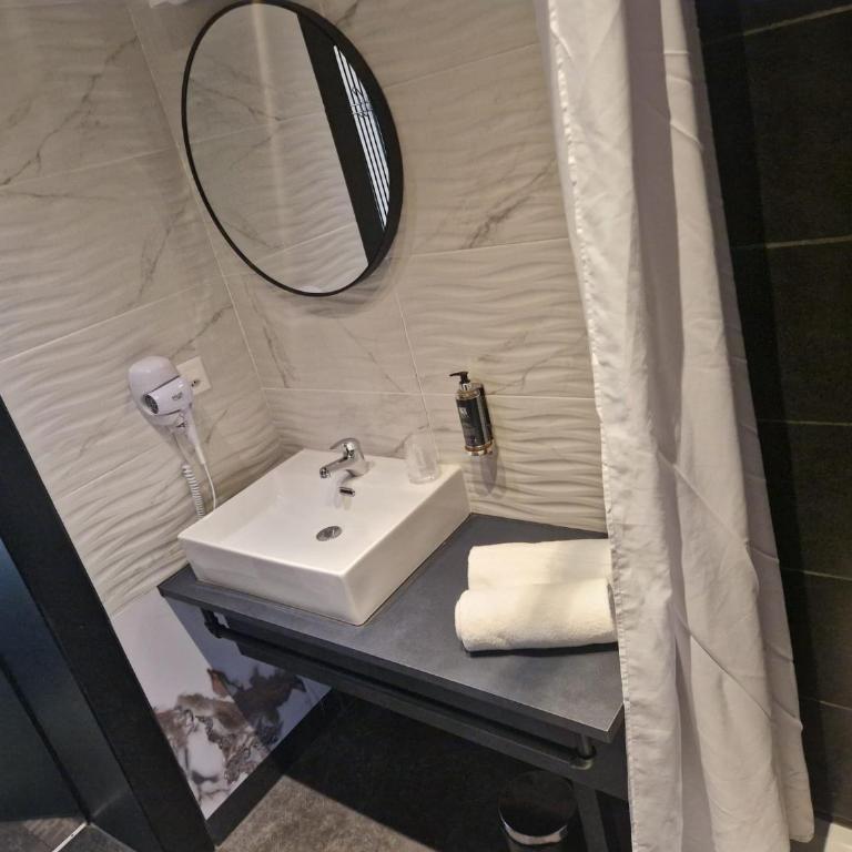 Hotel Parc & Lac - Habitación Doble Deluxe con balcón - 1 o 2 camas - 3