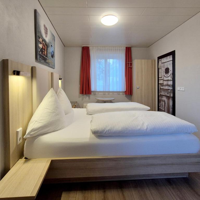 Hotel Mäuerle - Doppelzimmer im Untergeschoss - 4