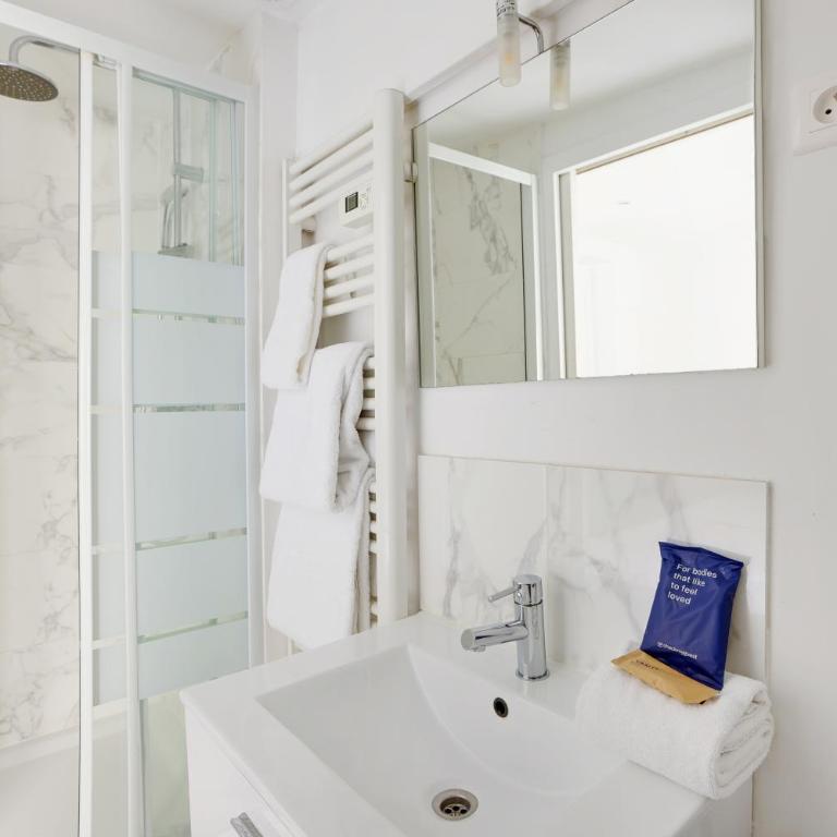 Charming apartment - 1BR-4P - Close to Bastille - One-Bedroom Apartment - 12
