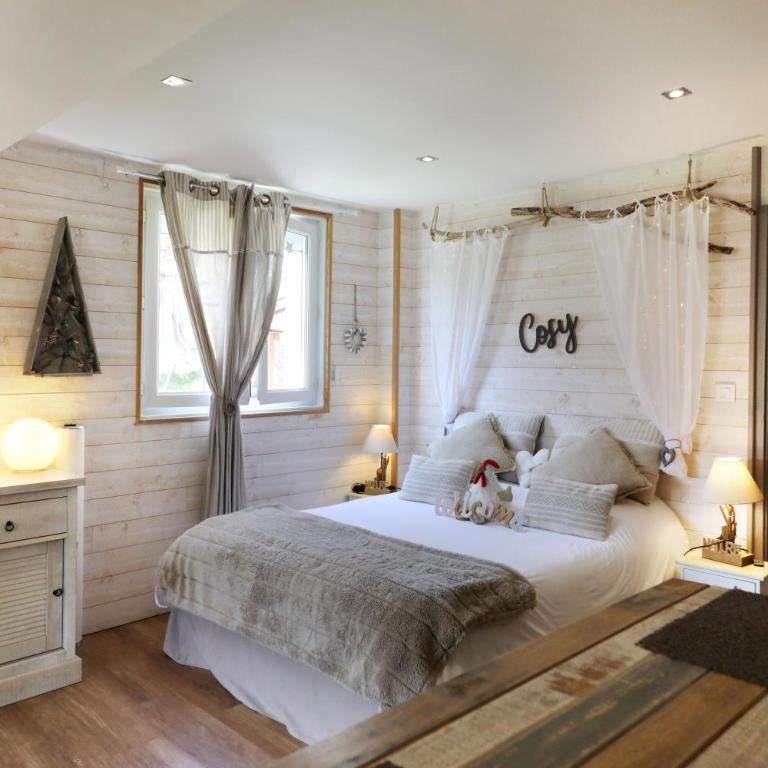AU NID COSY D'ISA A GERARDMER VOSGES - Spas privatifs - Chambre Double avec Terrasse et Jacuzzi Privé - 23