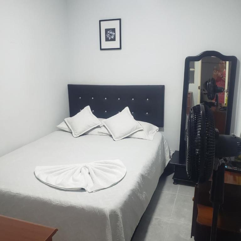 Casa hotel la 33 - Habitación Doble con baño privado externo - 1