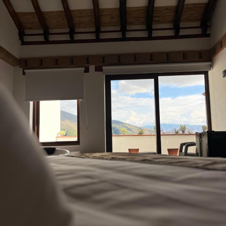 Hotel Vista Montaña - Quadruple Room with Mountain View - 3