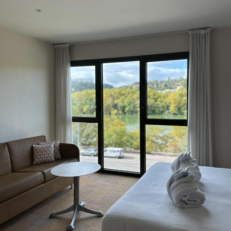 Hôtel Lyon Métropole & Spa - Chambre Studio - Accès Spa et Piscine Non Inclus - 2