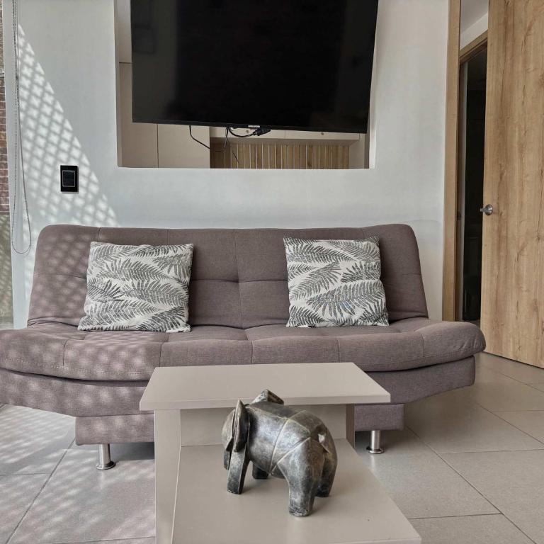 Comfy Loft near El Tesoro MDE OSLO - Apartment - 12