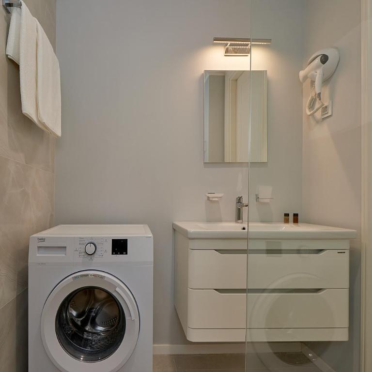 Skyline resort CG - Studio Apartment with Queen Bed - 2