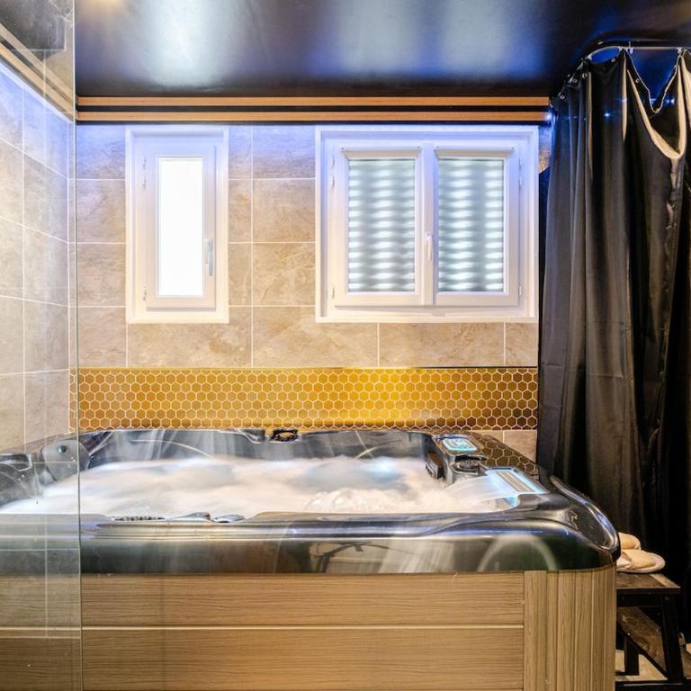 Secret SPA Jacuzzi & Cinema - Apartamento de 1 dormitorio - 13