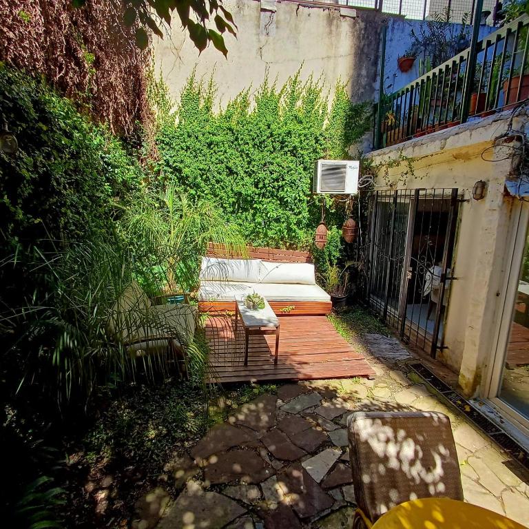 Hermoso 4 ambientes con jardin en Recoleta - Barrio Norte - Apartamento de 1 dormitorio - 2