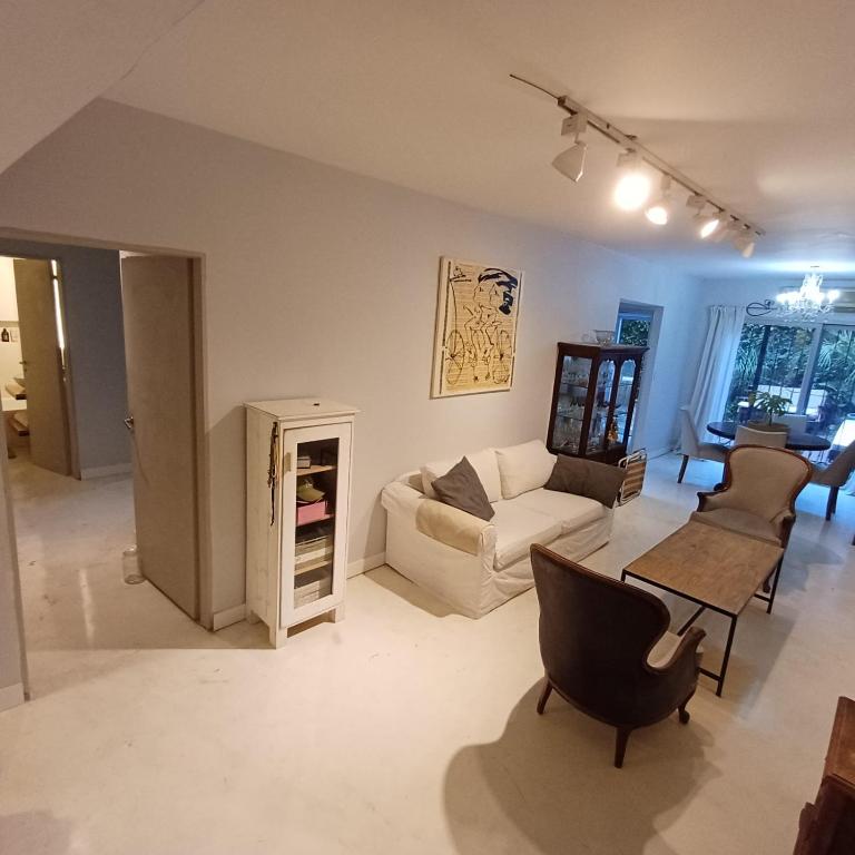 Hermoso 4 ambientes con jardin en Recoleta - Barrio Norte - Apartamento de 1 dormitorio - 22