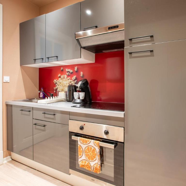 Hollywood Night-Jacuzzi & Private Movie Theater - One-Bedroom Apartment - 16