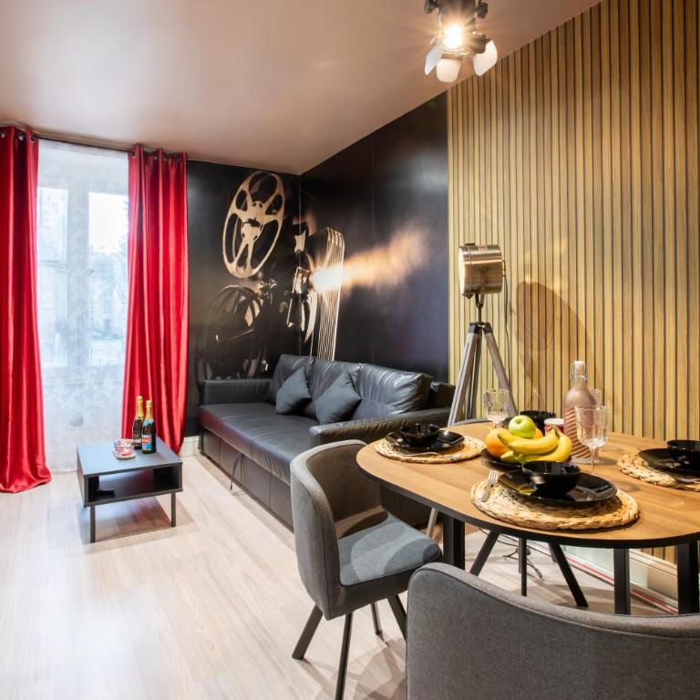 Hollywood Night-Jacuzzi & Private Movie Theater - One-Bedroom Apartment - 13