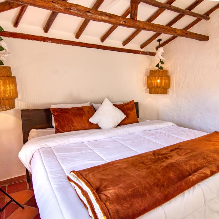 Exclusiva cabaña con tina en piedra, fogata y cine - Deluxe Queen Room with Two Queen Beds - 3