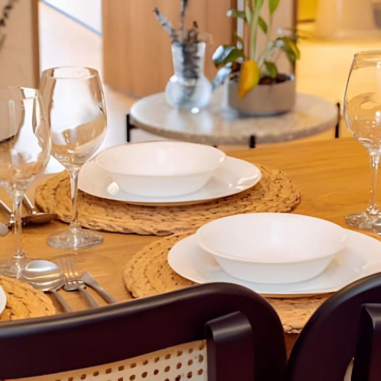 Casa Fiora Oasis - Three-Bedroom Premium Apartment with Balcony - 25