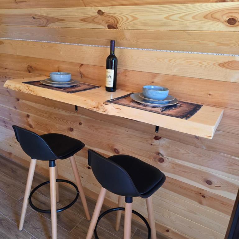Mountain Peace - One-Bedroom Chalet - 11