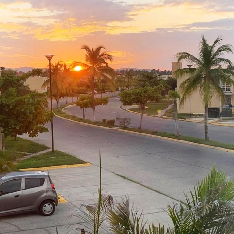 Entire House in a Beautiful Private Subdivision - Casa de 3 dormitorios - 32