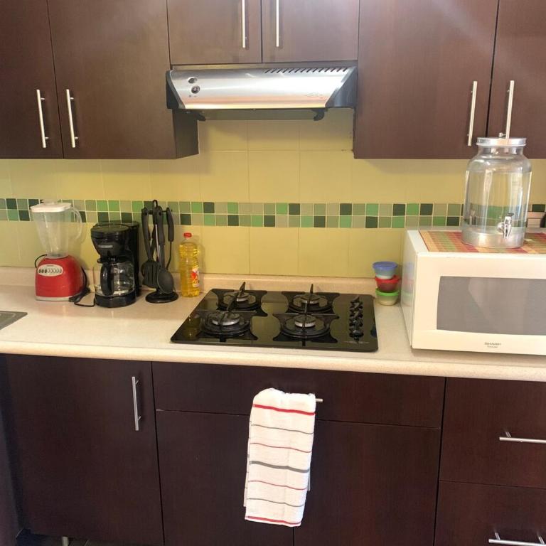 Entire House in a Beautiful Private Subdivision - Casa de 3 dormitorios - 41