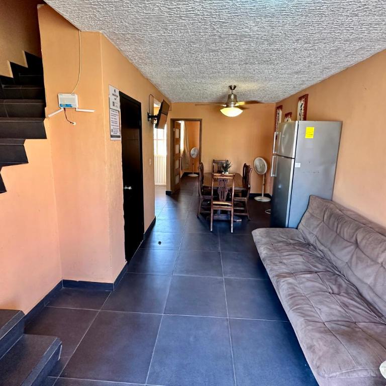 Entire House in a Beautiful Private Subdivision - Casa de 3 dormitorios - 47