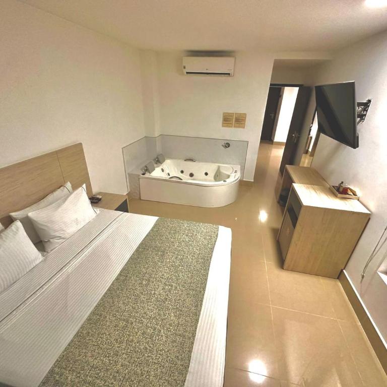 Hotel Lleras Express - Superior Double Room - 8