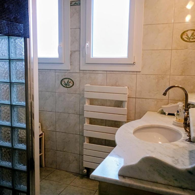La Villa des Sorgues - Villa - 20