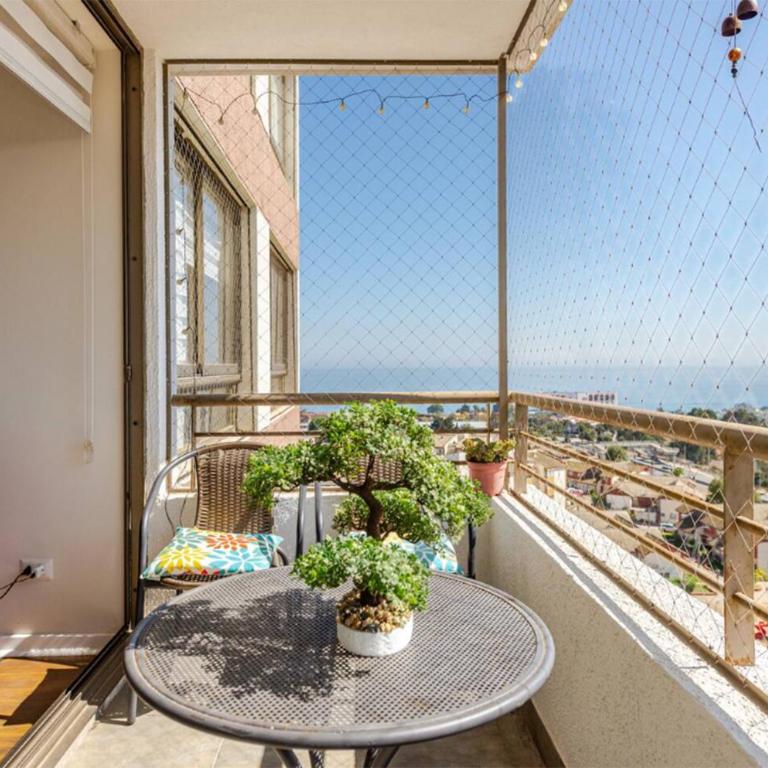 Viña del Mar Depto cercano al Mall Marina playa a 5 minutos en auto vista al mar WiFi estacionamiento - Three-Bedroom Standard Apartment - 30