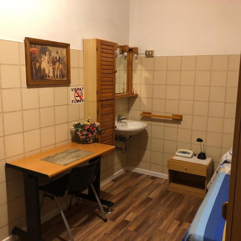 La Suite & Al Giardino - Camera Singola con Bagno in Comune - 9