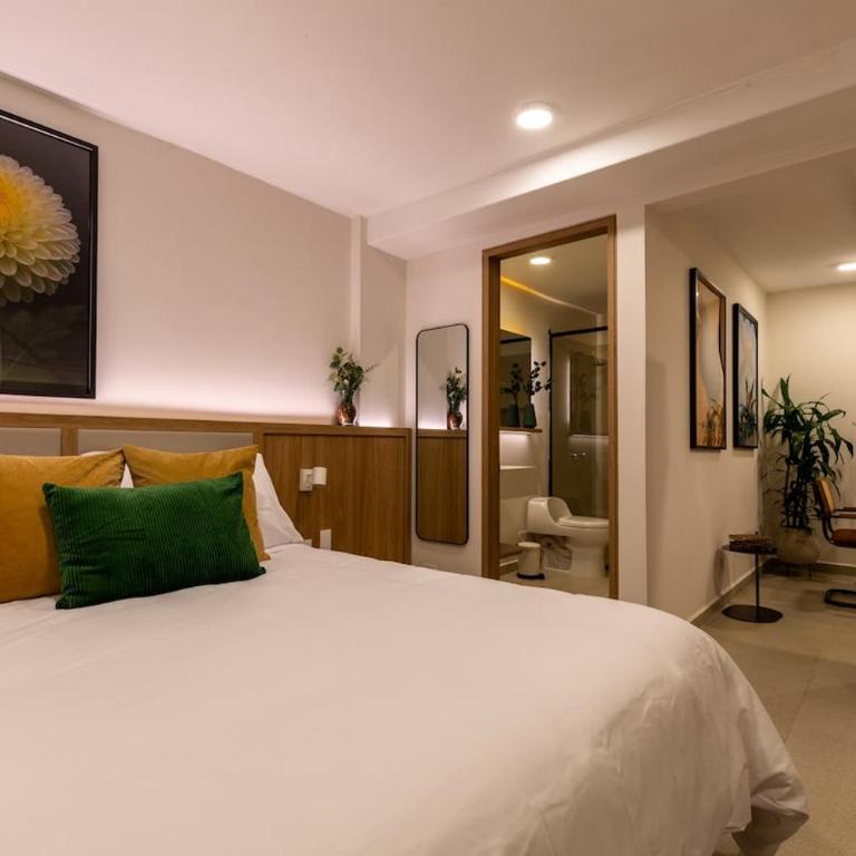 201 Stylish Retreat in Laureles Area Terrace AC - One-Bedroom Apartment - 5