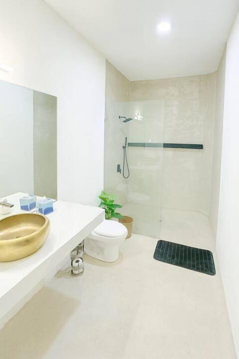 Stylish 2BR Retreat Near Beaches & Downtown PV - Apartamento - 7