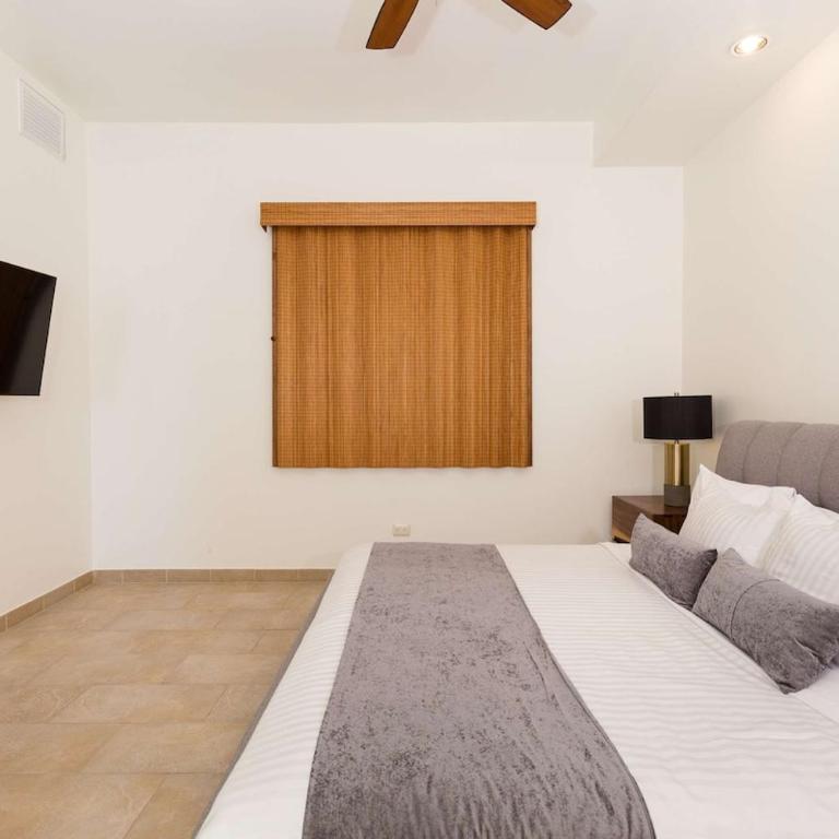 Las Palomas Cortez 805 Luxury Beachfront 1BR, 1BA for 4 - One-Bedroom Apartment - Oceanfront - 13