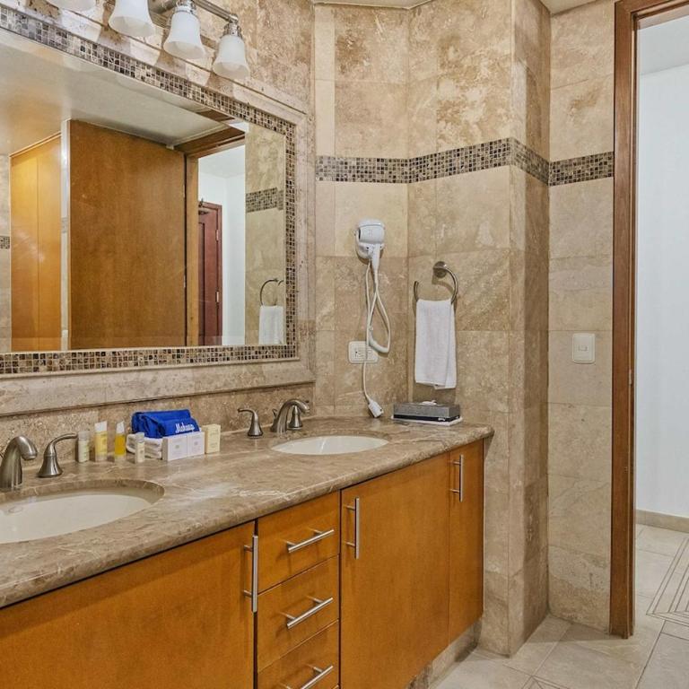 Las Palomas Cortez 805 Luxury Beachfront 1BR, 1BA for 4 - One-Bedroom Apartment - Oceanfront - 27