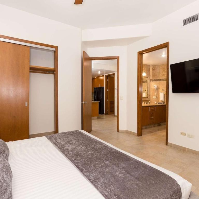 Las Palomas Cortez 805 Luxury Beachfront 1BR, 1BA for 4 - One-Bedroom Apartment - Oceanfront - 31