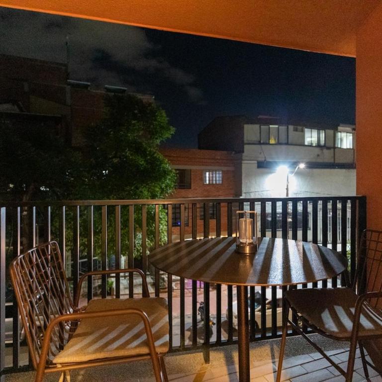 301 Live Local Balcony Loft in Vibrant Laureles area - One-Bedroom Apartment - 13
