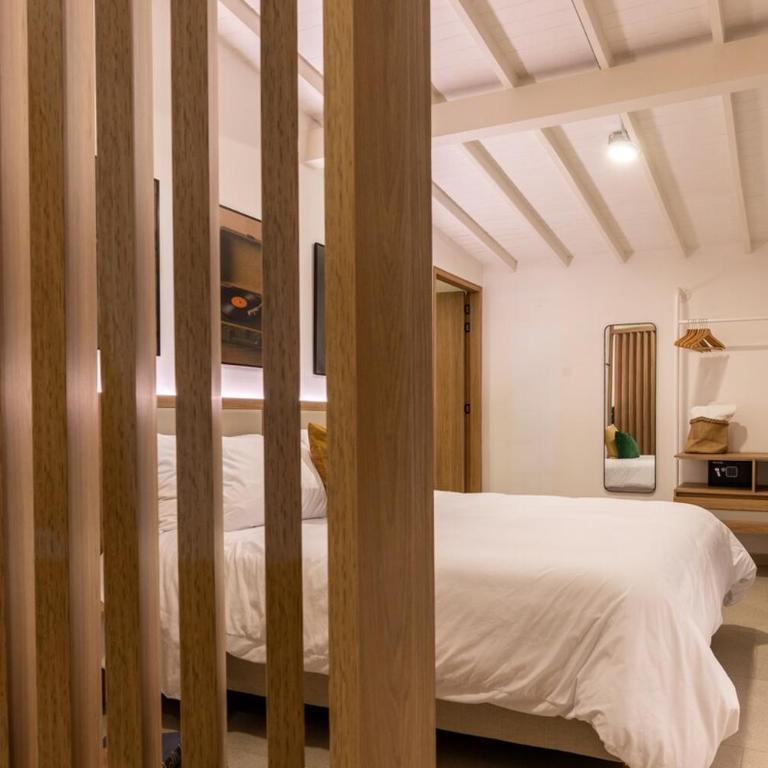 301 Live Local Balcony Loft in Vibrant Laureles area - One-Bedroom Apartment - 19
