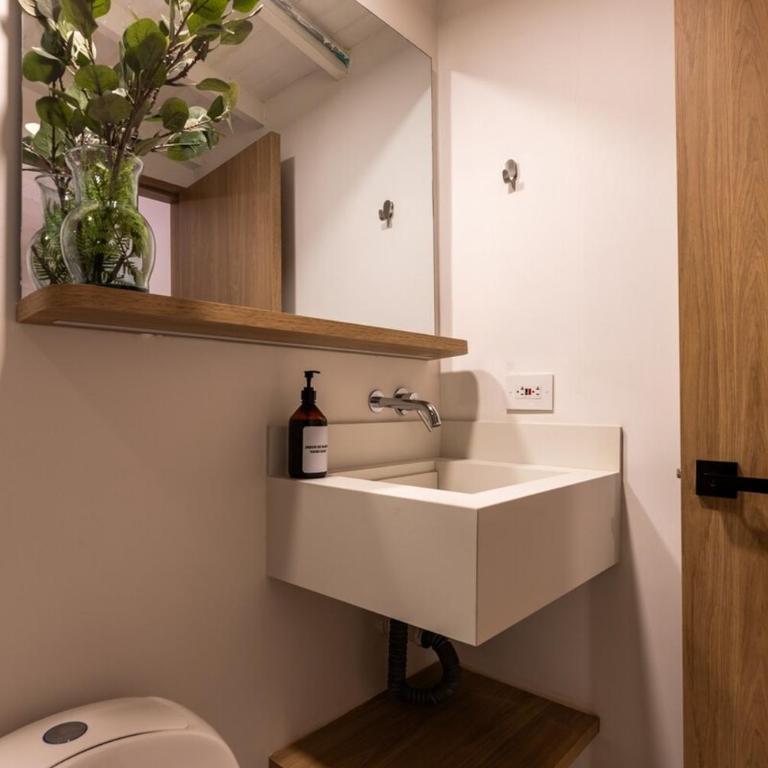 301 Live Local Balcony Loft in Vibrant Laureles area - One-Bedroom Apartment - 29