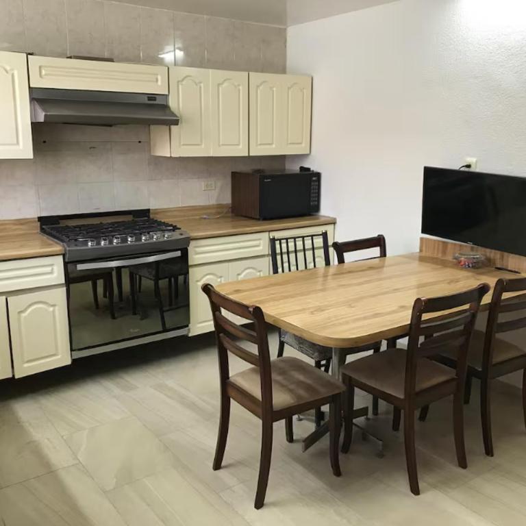 Residencia Centro Expositor-Feria-Centro-Los Fuertes - Casa de 4 dormitorios - 25