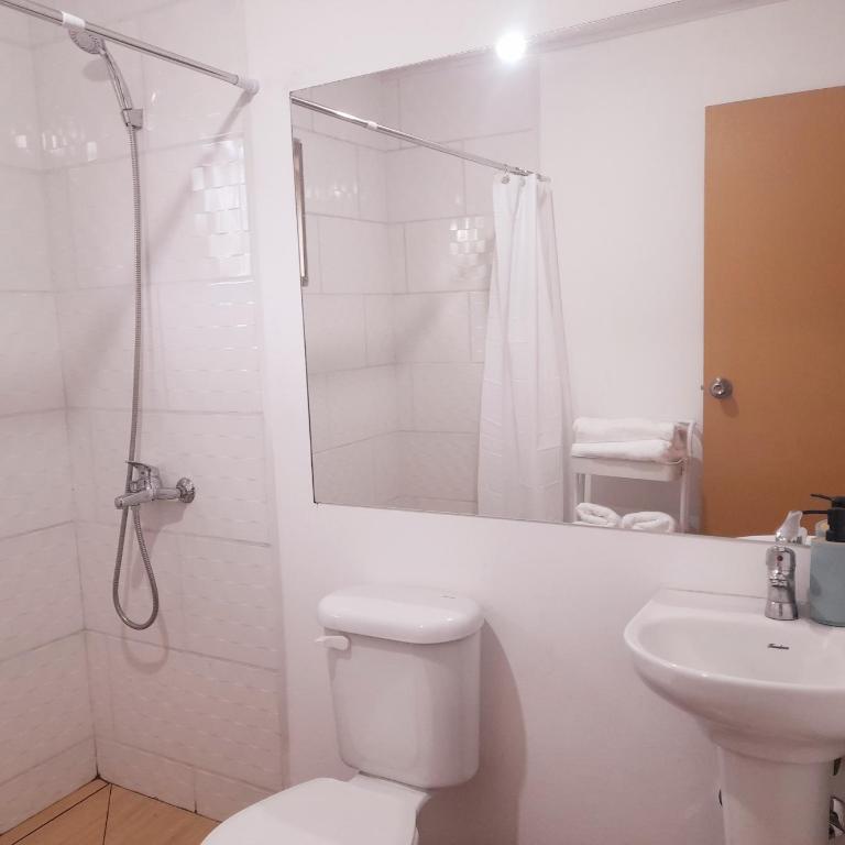 Vaitahi Lodge - Three-Bedroom House - 17