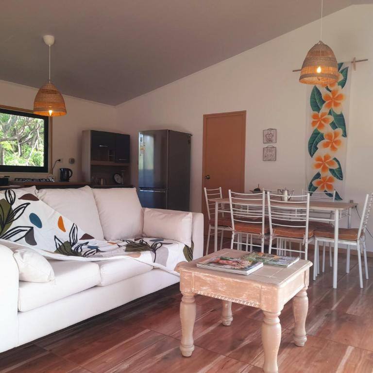 Vaitahi Lodge - Three-Bedroom House - 9