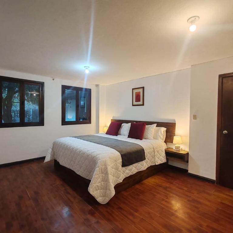 casa Montisora - Three-Bedroom Home - 9