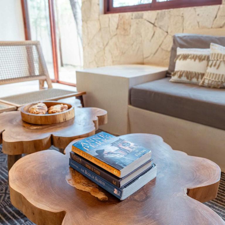 Luxe Ground-Floor 3BR Jungle Retreat with Plunge Pool - Apartamento - 13