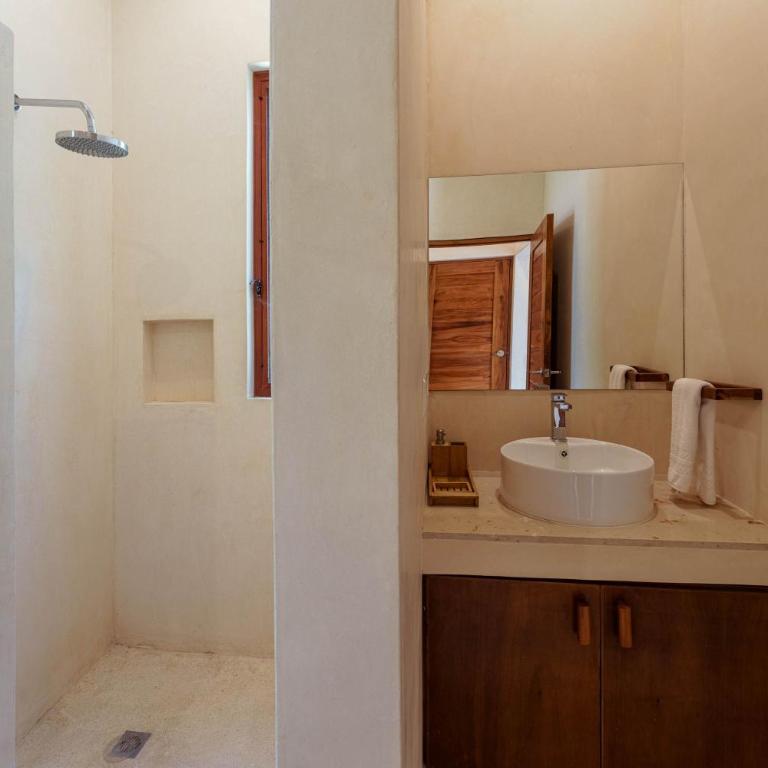 Ahal Holistika 3BR Ground-Floor Jungle Oasis with Plunge Pool - Apartamento - 43
