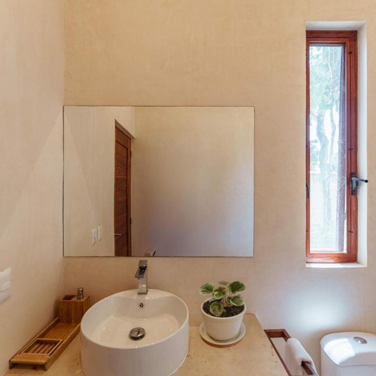 Ahal Holistika 3BR Ground-Floor Jungle Oasis with Plunge Pool - Apartamento - 63