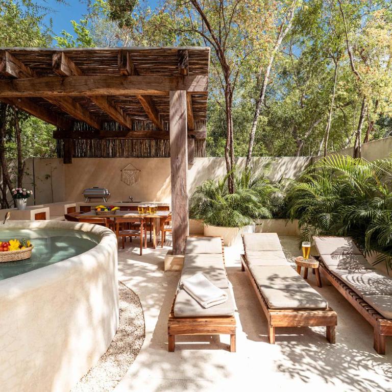 Ahal Holistika 3BR Ground-Floor Jungle Oasis with Plunge Pool - Apartamento - 67