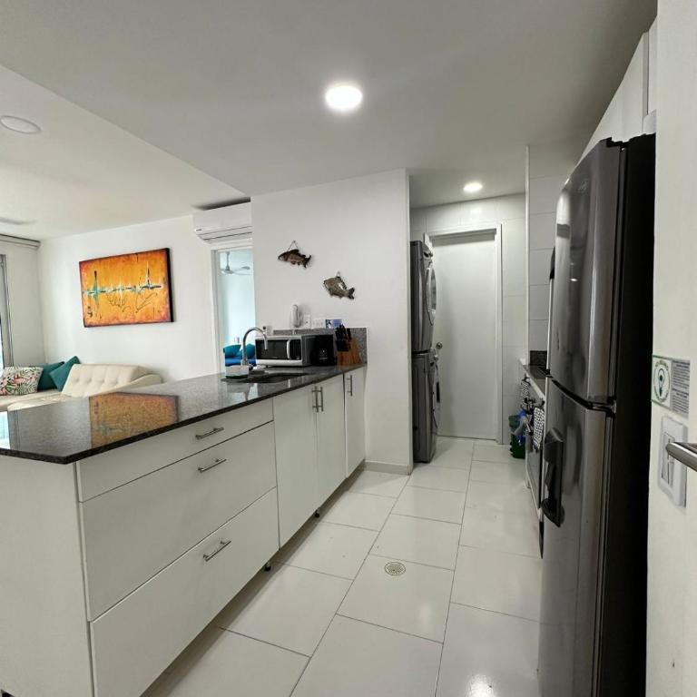 Exclusivo Apartamento con playa y piscinas Morros Cartagena - Two-Bedroom Apartment with Balcony and Sea View - 12