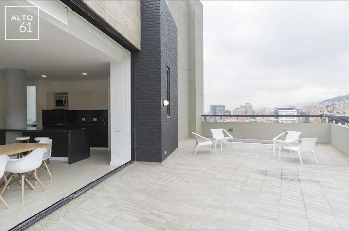 GRANDIOSO APTO CON TERRAZA PRIVADA y HERMOSA VISTA EN CHAPINERO ALTO - Apartamento de 1 dormitorio - 2