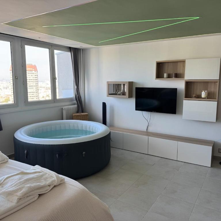 Jaccuzi, tour Eiffel, Led multicolores Paris 13 - Appartement 1 Chambre - 2