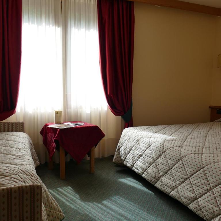 Hotel Garnì La Montanara - Camera Matrimoniale con Letto Supplementare - 1