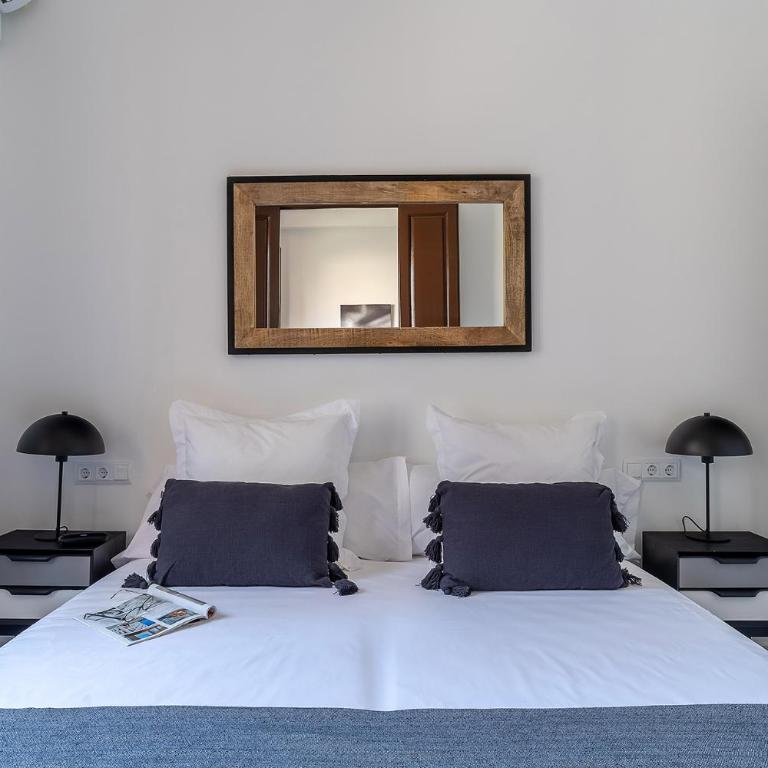 AB Eixample Calabria - Two-Bedroom Apartment with Balcony - 5
