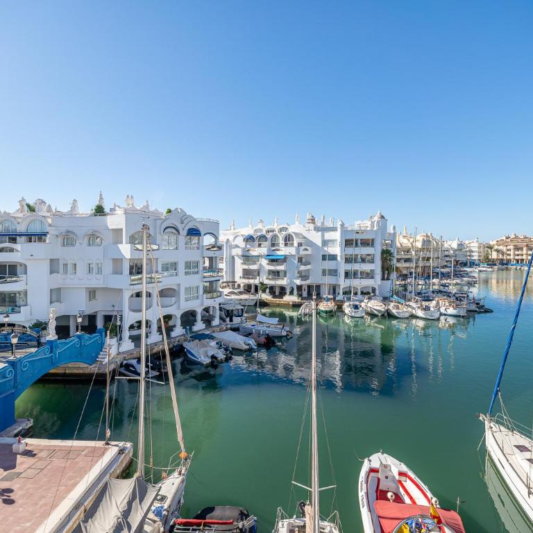 Holiday rentals apartment with Sea Views Puerto Marina - Apartamento de 3 dormitorios - 1